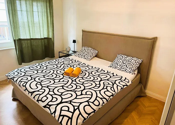 3 Old Town Huge Flat - Munster Apartman